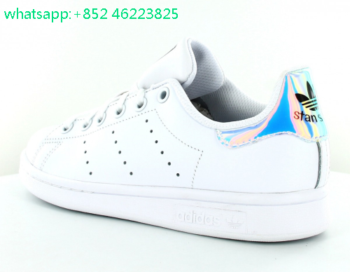 stan smith holographique